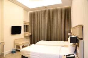 Wescott Plaza Hotel Apartment