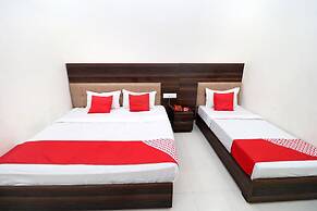 OYO 16379 Hotel LivInn Hub