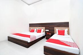 OYO 16379 Hotel LivInn Hub