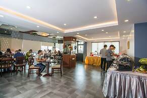 Botahtaung Hotel