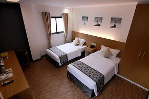 Botahtaung Hotel