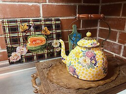 Okinawa starry forest cottage