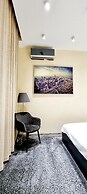 Malon Apartments