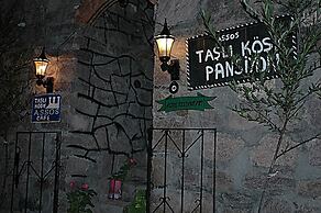 Assos Tasli Kosk