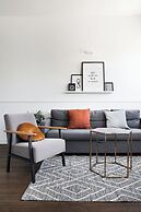 Bauhaus Boutique by TLV2rent