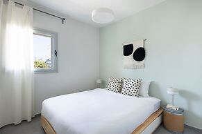 Bauhaus Boutique by TLV2rent