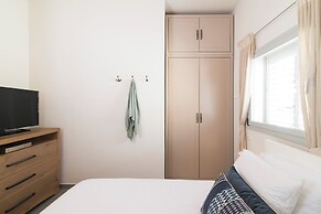 Bauhaus Boutique by TLV2rent