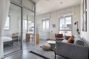 Bauhaus Boutique by TLV2rent