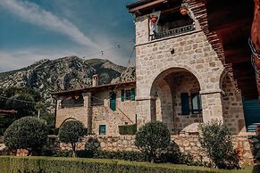 Talici Hill - Rustic Villas