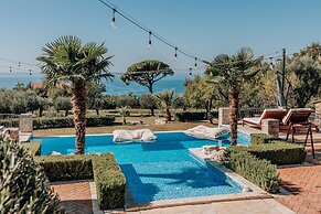 Talici Hill - Rustic Villas