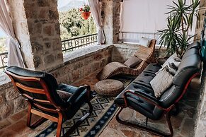 Talici Hill - Rustic Villas