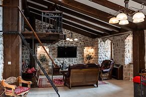 Talici Hill - Rustic Villas