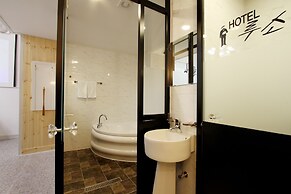 Russo Hotel