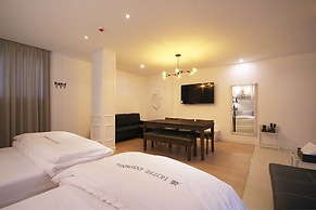 Hotel Insomnia