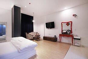 Hotel Insomnia