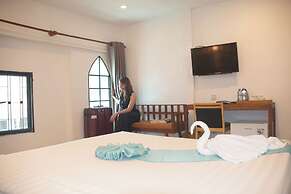 Grand Elevation Hotel