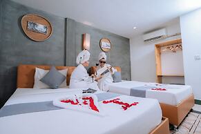 Grand Elevation Hotel