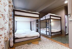 Merge Hostel