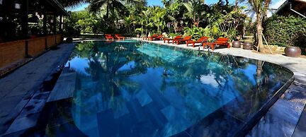 La Paloma Resort