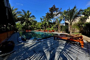 La Paloma Resort
