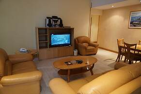 E5 Apartments