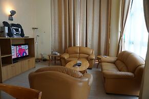 E5 Apartments