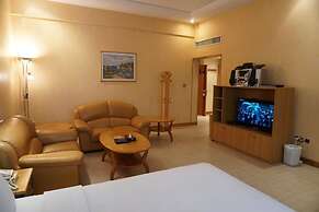 E5 Apartments