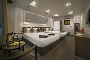 Galliot Central Hotel