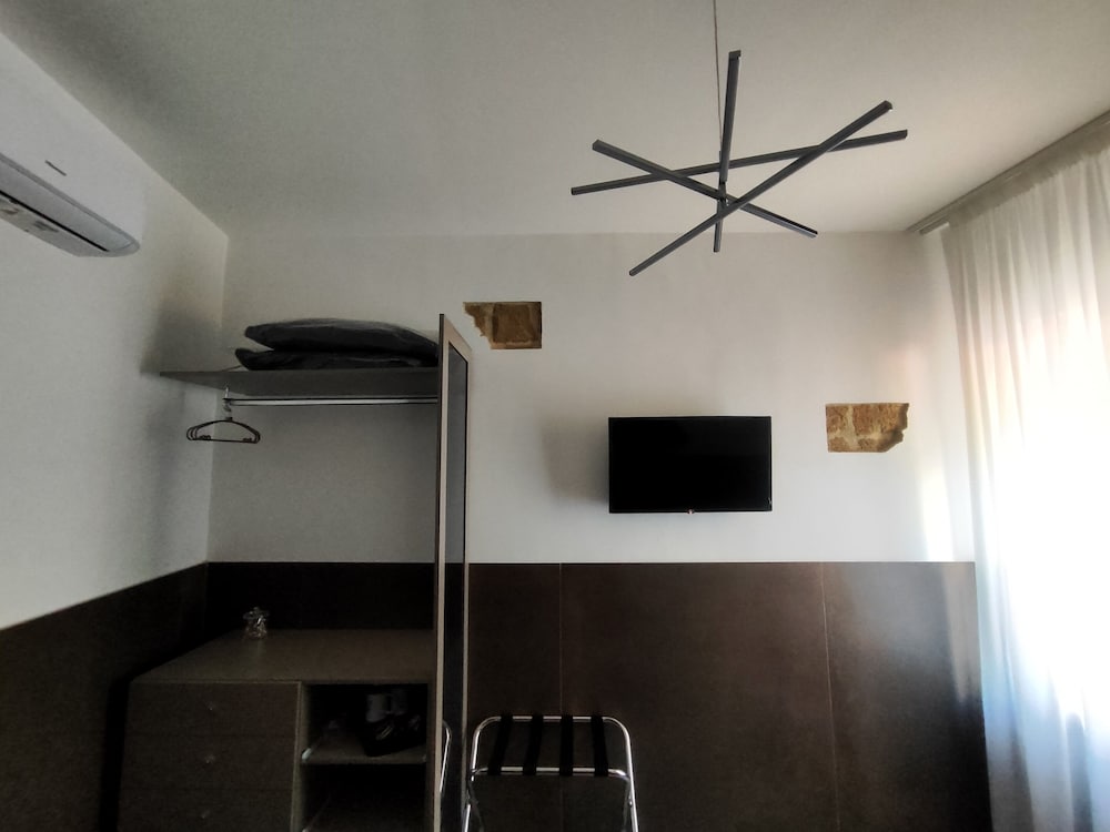 Cloister Inn