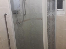 Belroy Hotel