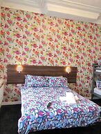 Belroy Hotel