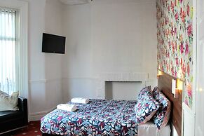 Belroy Hotel