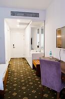 The Square Hotel