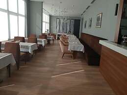 The Square Hotel