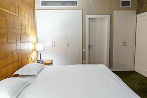 The Square Hotel