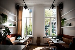 Fitz-Roy Urban Hotel Bar and Garden