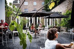 Fitz-Roy Urban Hotel Bar and Garden