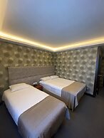 Gold City Hotel