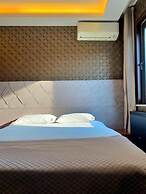 Gold City Hotel