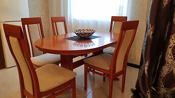 DeLuxe Apartment Akademika Yangelya 2