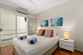 Beachfront Apt In Alamanda Beachfront Resort 25