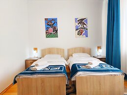 Tes Hotel