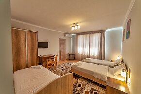 Tes Hotel