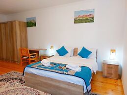 Tes Hotel
