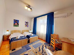 Tes Hotel