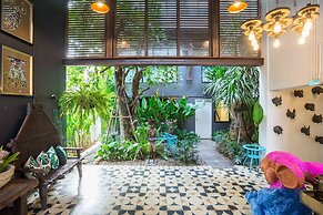 River Art Hotel
