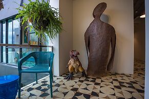 River Art Hotel