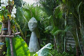 River Art Hotel