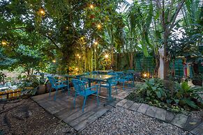 River Art Hotel