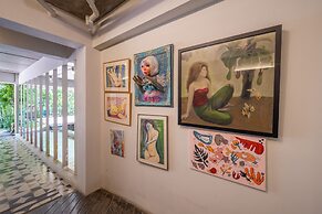 River Art Hotel
